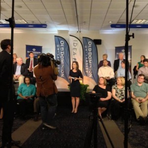 Feather advertising banners woth your company name or logo. See CNN anchor Erin Burnett in-front of ODU feather banners.