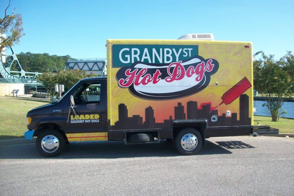 Box truck wraps - Grandy St. Hot Dogs food truck wrap